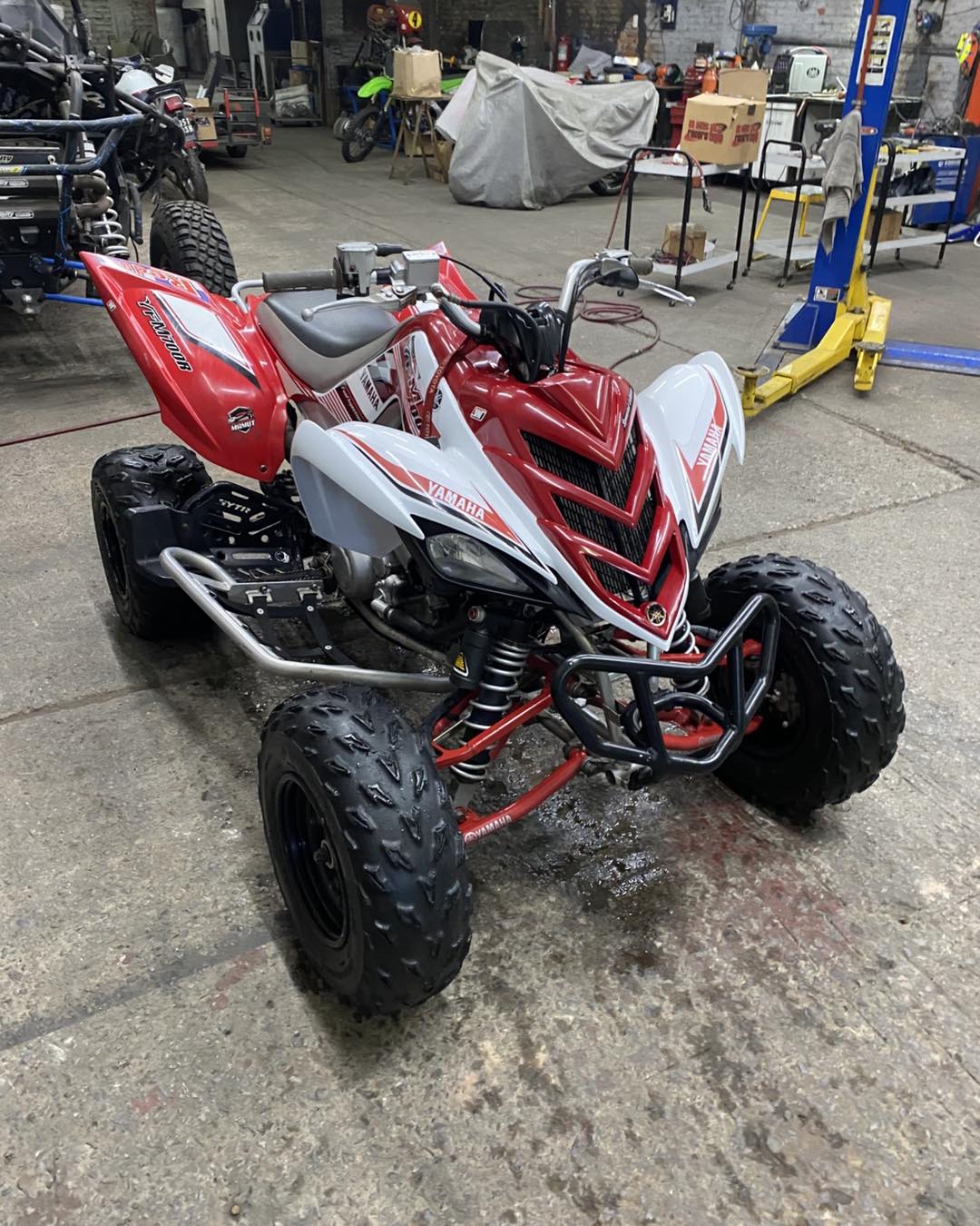 Arctic Cat Wildcat con jaula naranja